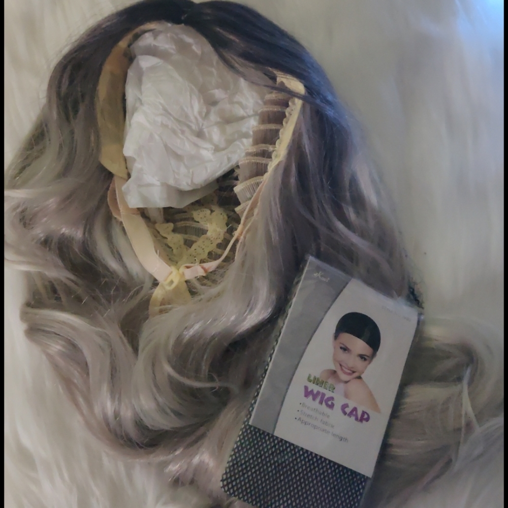 Wig - Picture 4 of 4